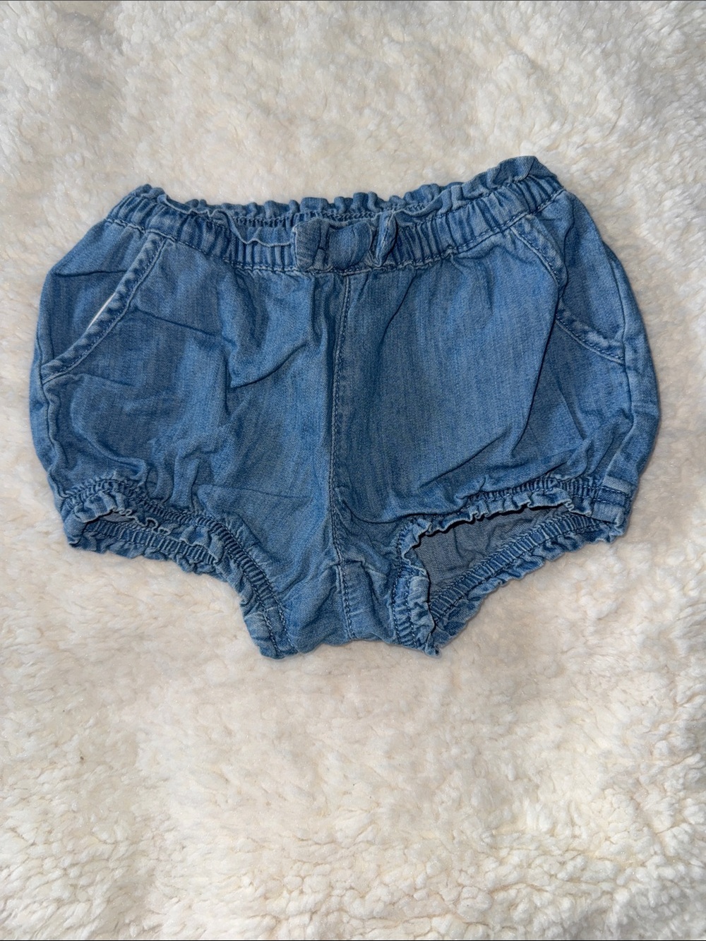 GAP Bubble Denim Shorts in Blue Wash